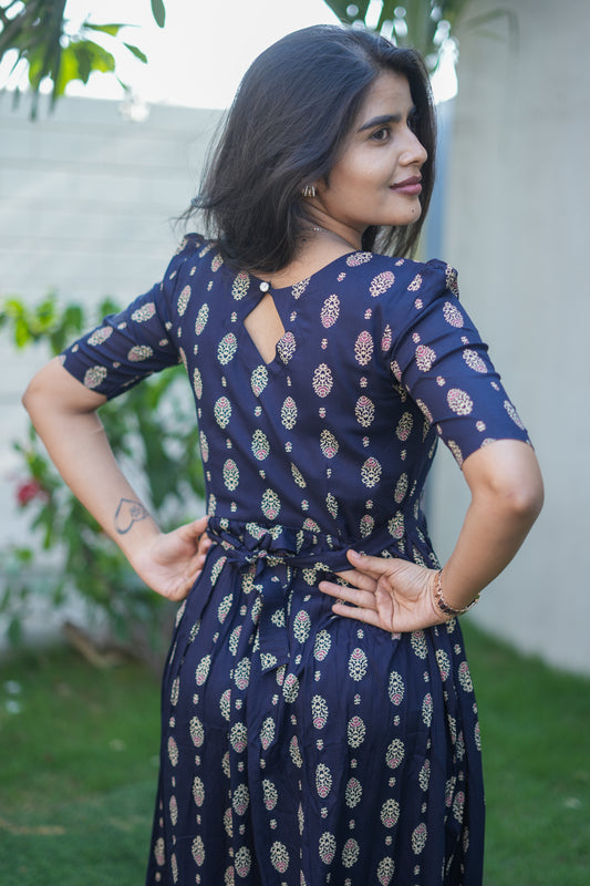 Zipper Feeding Maxi Ink Silk Pattern