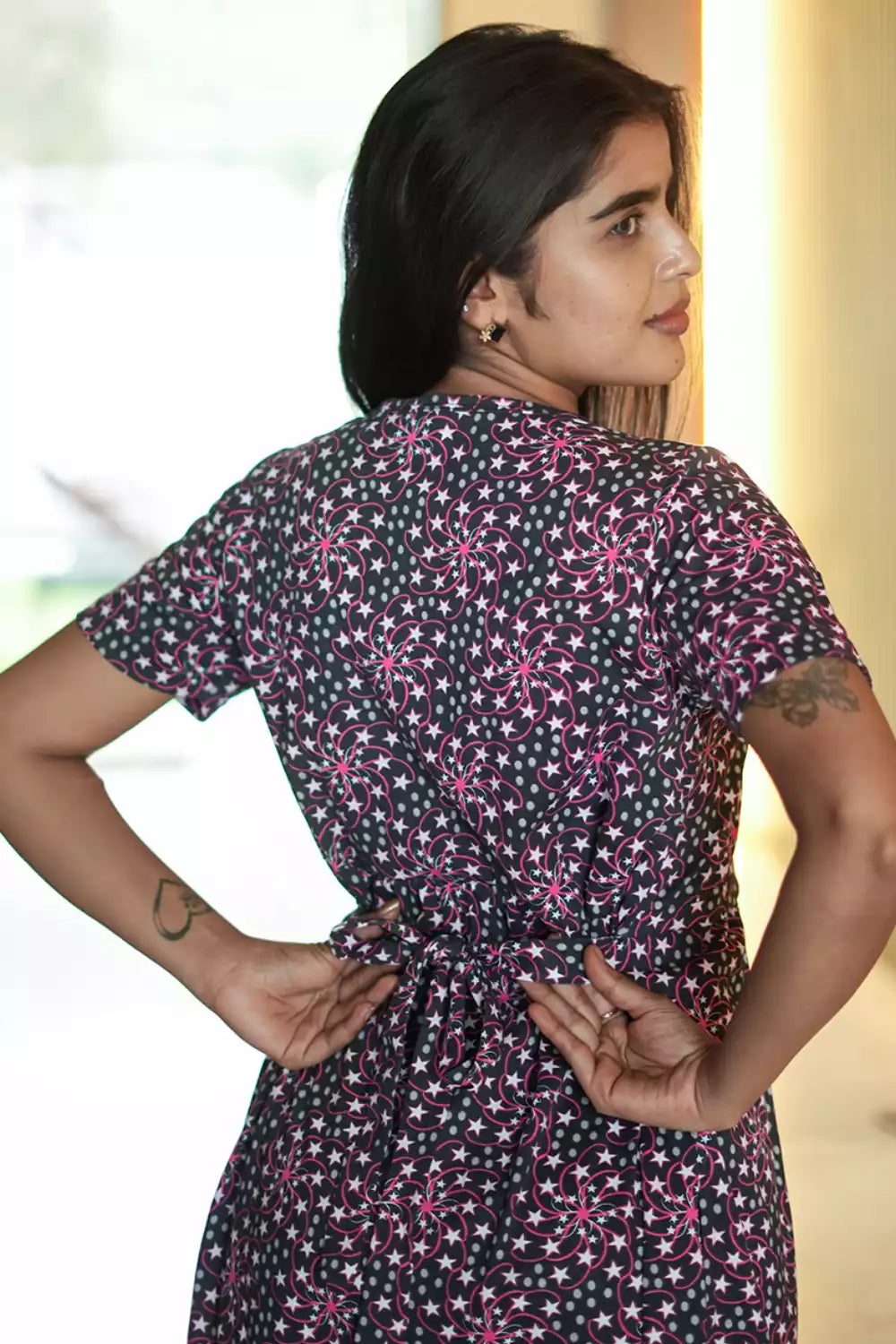 Zipless Feeding Maternity Wear without Puff Sleeve Black Star
