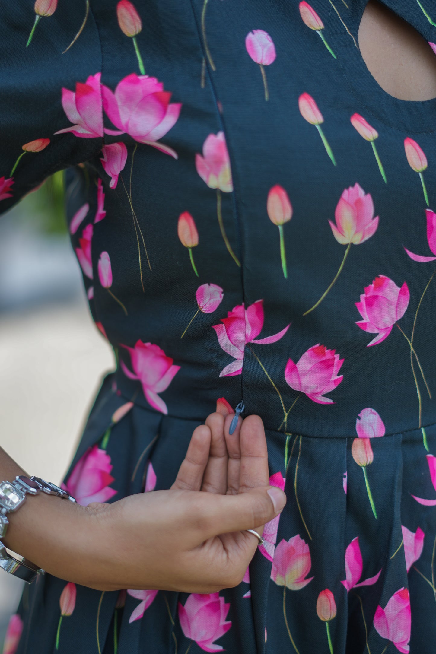Zipper Feeding Maxi Green Tulip