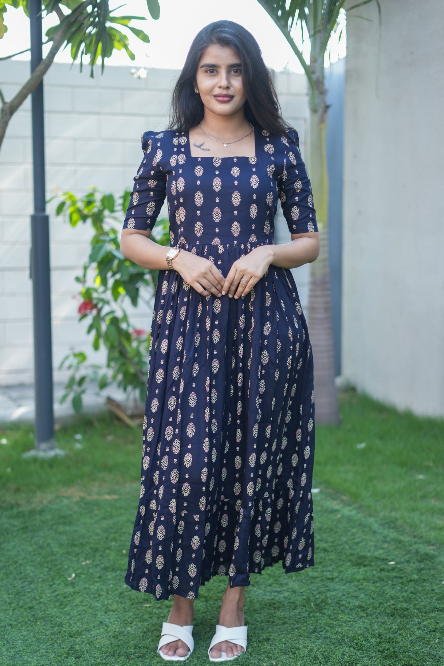 Zipper Feeding Maxi Ink Silk Pattern