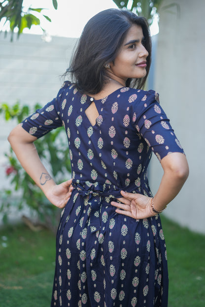 Zipper Feeding Maxi Ink Silk Pattern