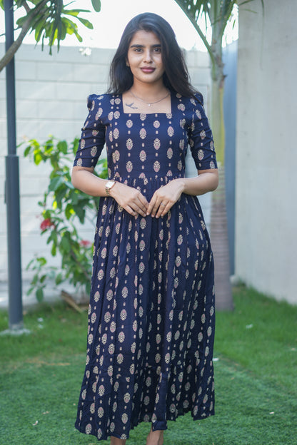 Zipper Feeding Maxi Ink Silk Pattern
