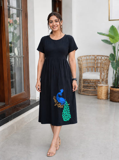 Capri Feeding Wear with Puff Sleeve Plain Black peacock