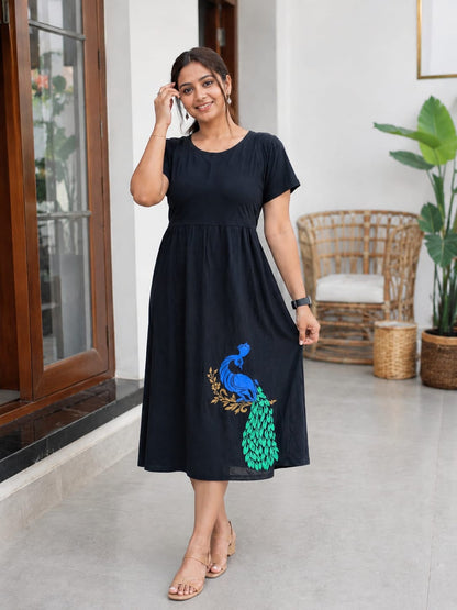 Capri Feeding Wear with Puff Sleeve Plain Black peacock