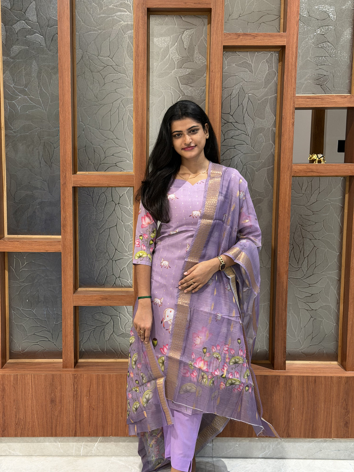 Lavender Pichwai Lotus & Cow Print 3 Pcs Kurta Set
