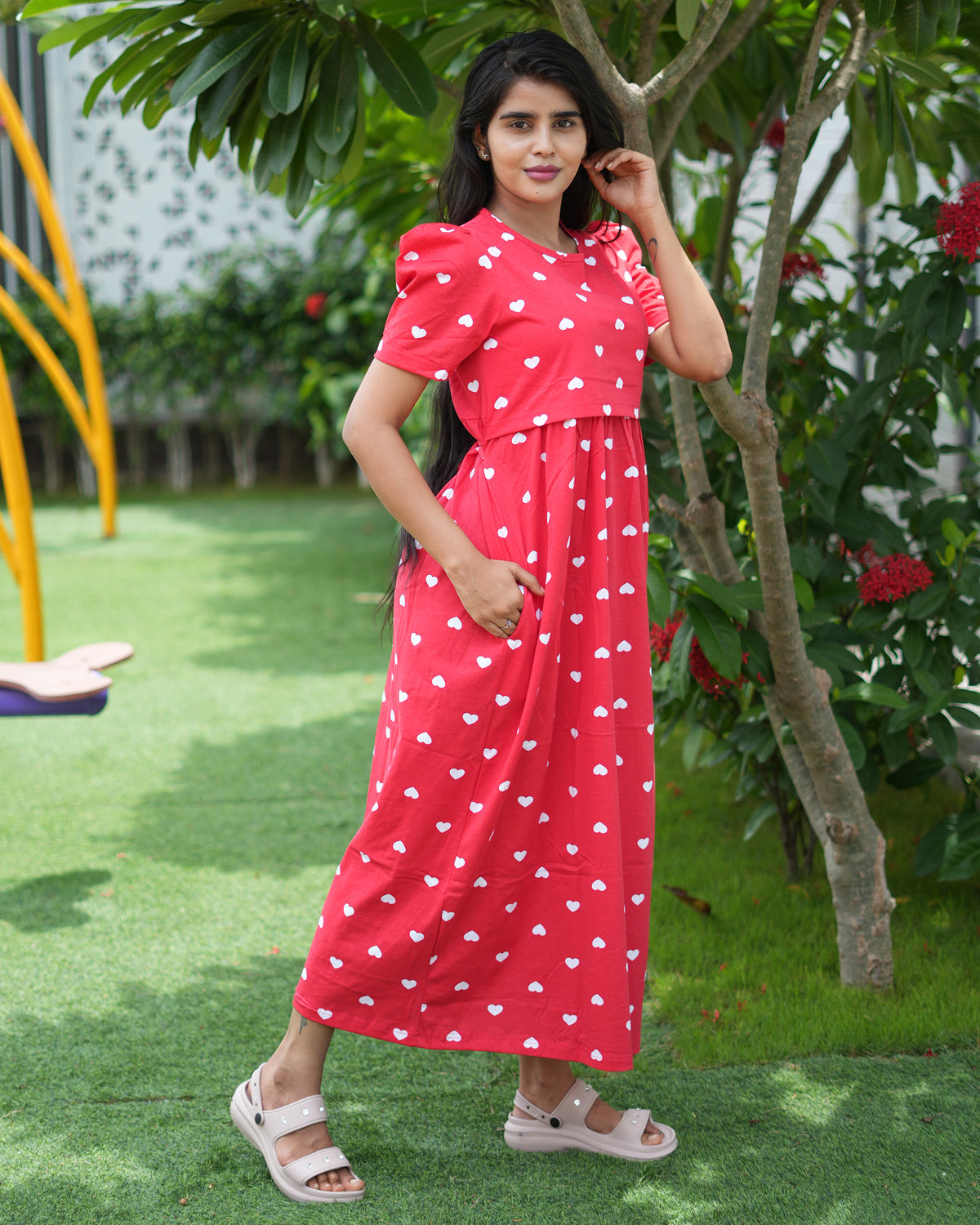 Zipless Feeding Maternity Gown Red heart - Puff sleeve 52 inches