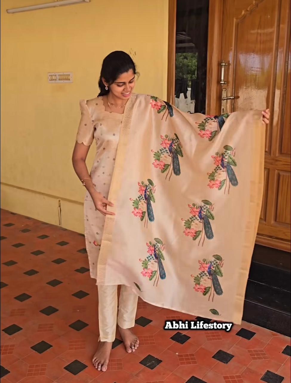 Lotus Mayura Golden Zari Kurta Set | G-022